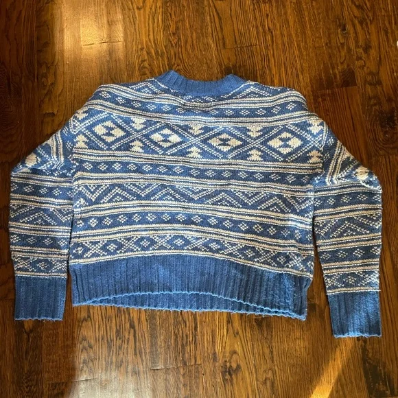 American Eagle crewneck sweaters, size XS. - Picture 6 of 10